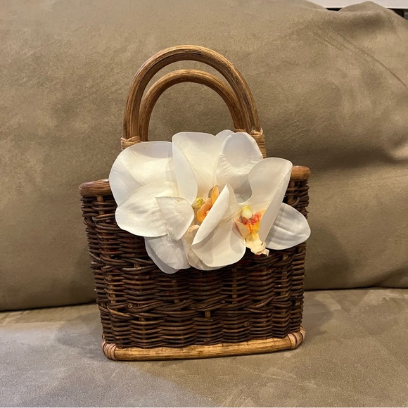 Gretchen Scott Designs small woven basket purse with flower appliqué USED - Picture 1 of 8
